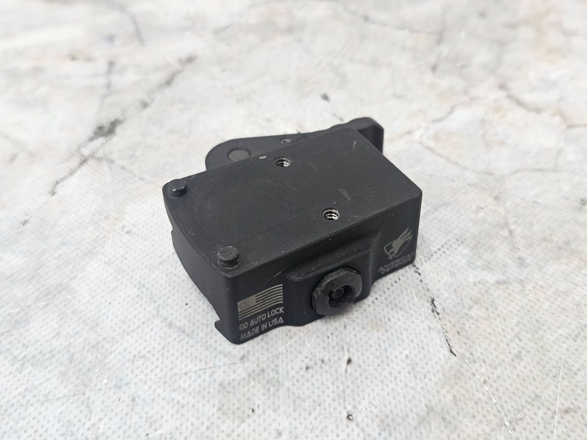 （中古商品）American Defense 実物 AD-RMR-LW-L-RH RMR/SRO MOUNT
