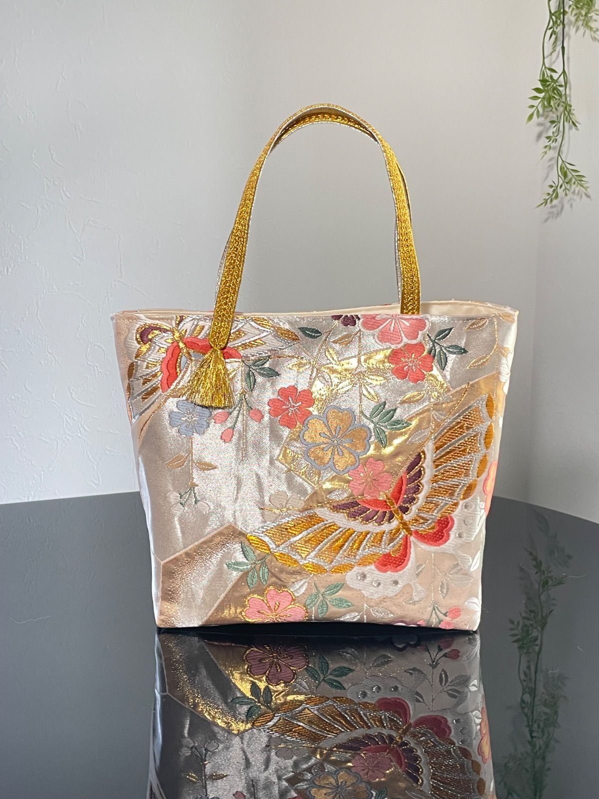 帯リメイクバッグ 蝶と桜 トートバッグ 和装バッグ 帯バッグ - メルカリ