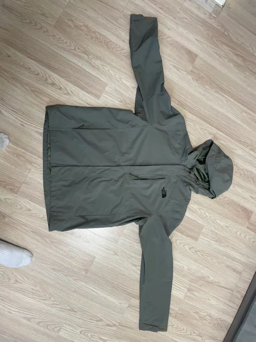 THE NORTH FACE ザノースフェイス ウィンドブレーカー ジャケット カーキ色 10,710円