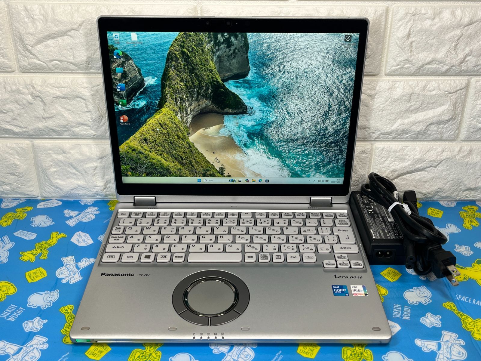 パナソニック CF-QV1 16GB タッチ 2in1 Office2024良品 パナソニック CF-QV1 16GB タッチ 2in1 Office2024 良品 - メルカリ