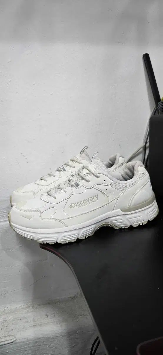 DISCOVERY スニーカー 白 270