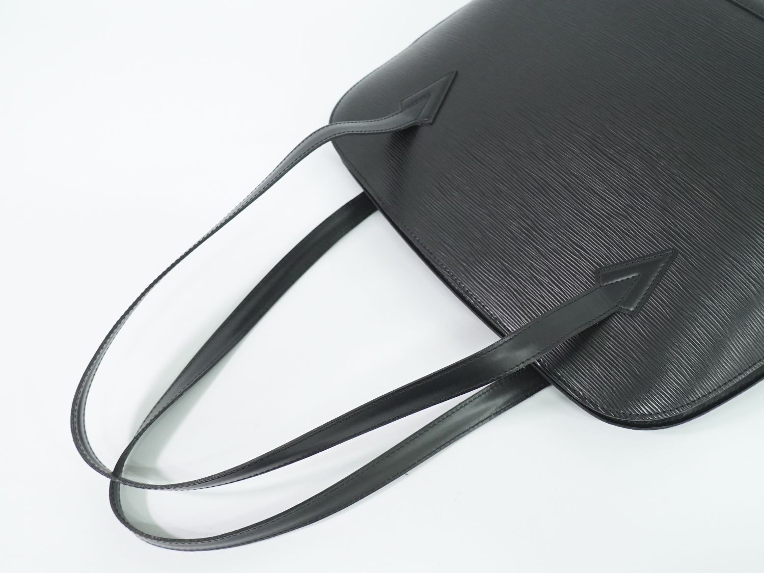 本物 ルイヴィトン LOUIS VUITTON LV リュサック エピ レザー