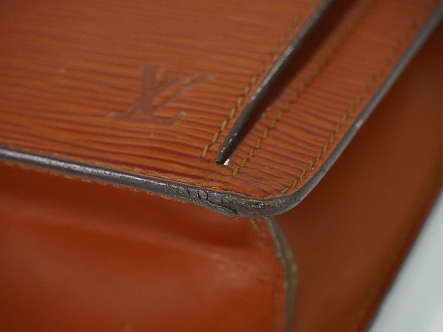 本物 ルイヴィトン LOUIS VUITTON LV ポシェット セリエ ドラゴンヌ