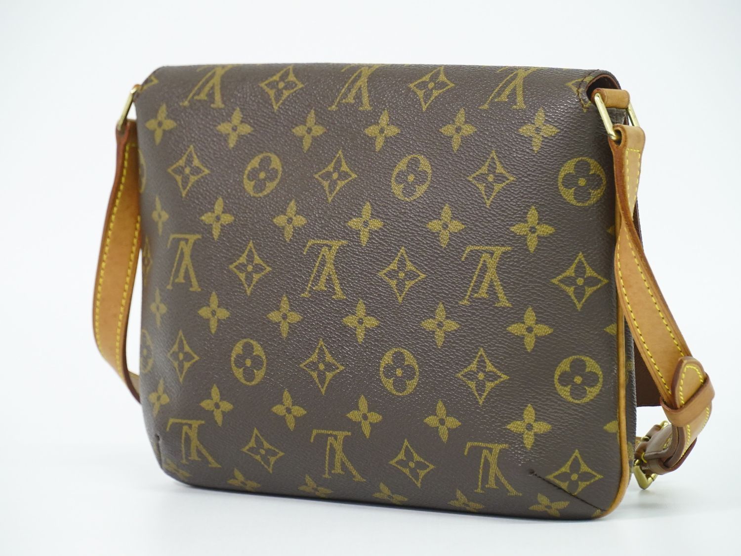 本物 ルイヴィトン LOUIS VUITTON LV ミュゼットタンゴ ショート