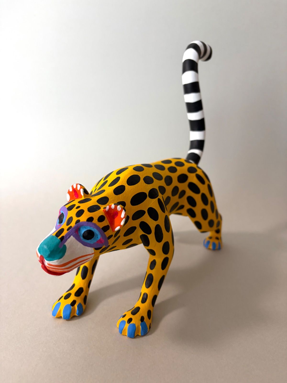 アレブリヘス メキシコ工芸品【黄色のトラ（特大）】 - メルカリ
