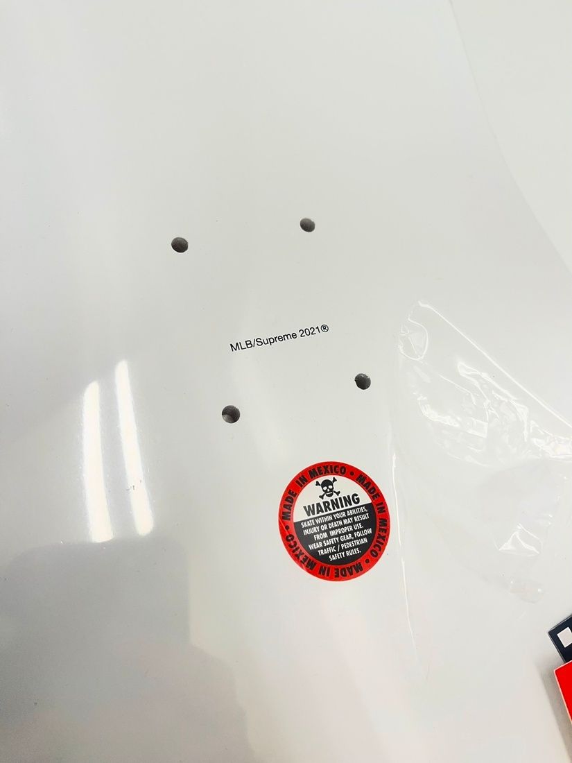 シュプリーム SUPREME 21AW New York Yankees Airbrush Skateboard