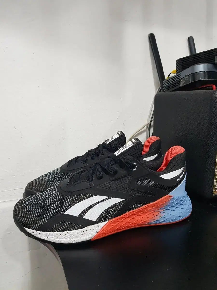 リーボック ナノ トレーニングシューズ ブラック コーラル ブルー 250