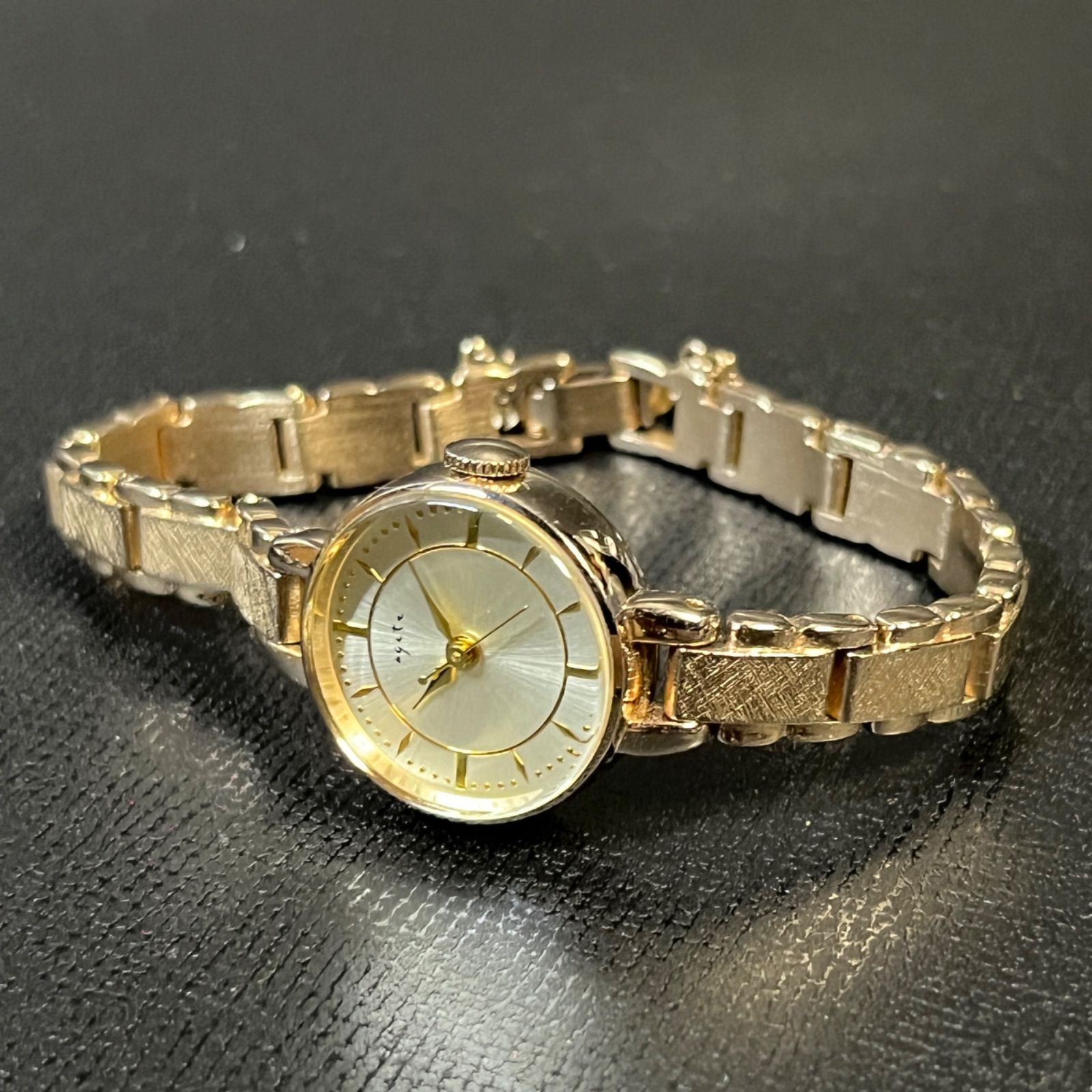 稼働品】 agete 腕時計 ラウンドフェイス ウォッチ ゴールド