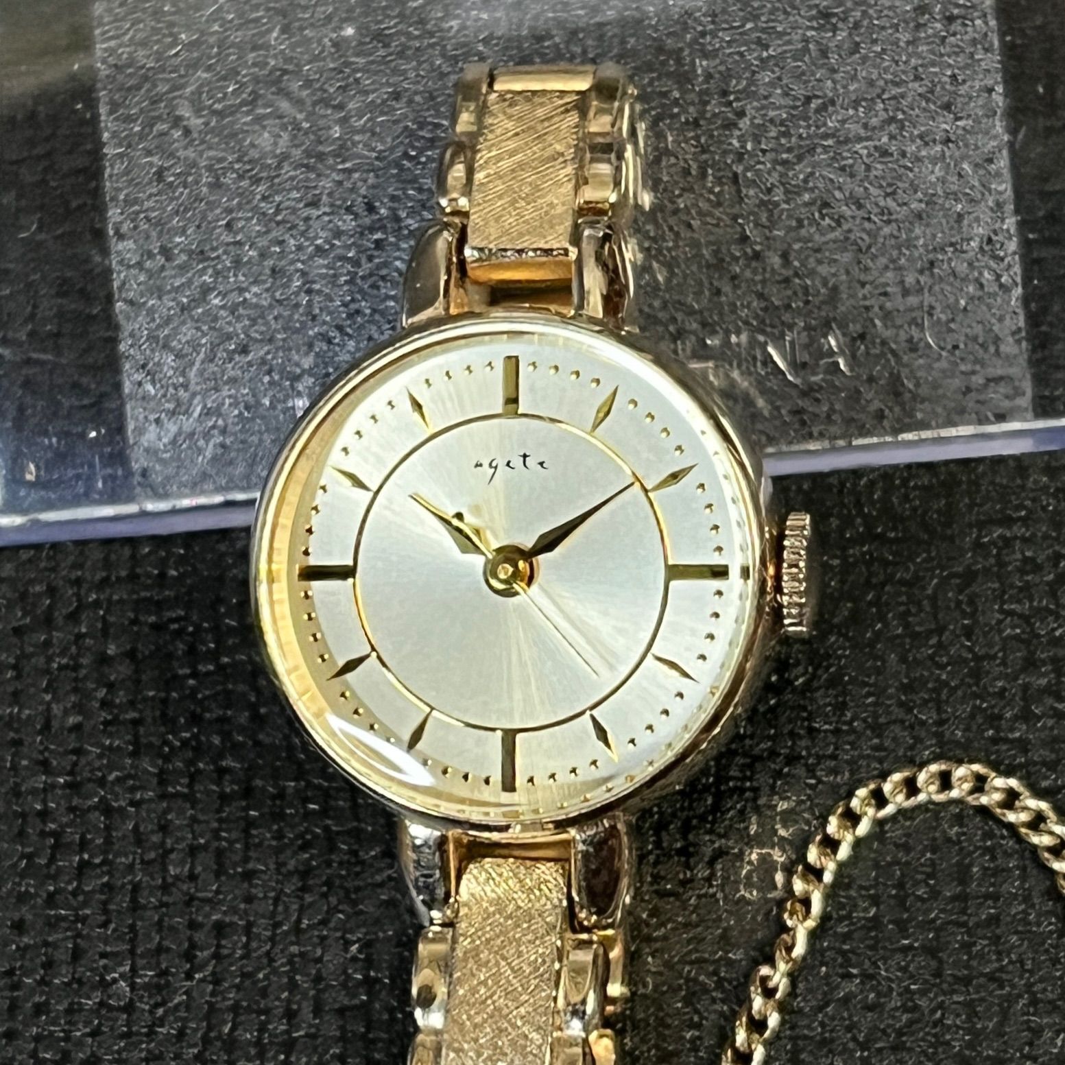 稼働品】 agete 腕時計 ラウンドフェイス ウォッチ ゴールド