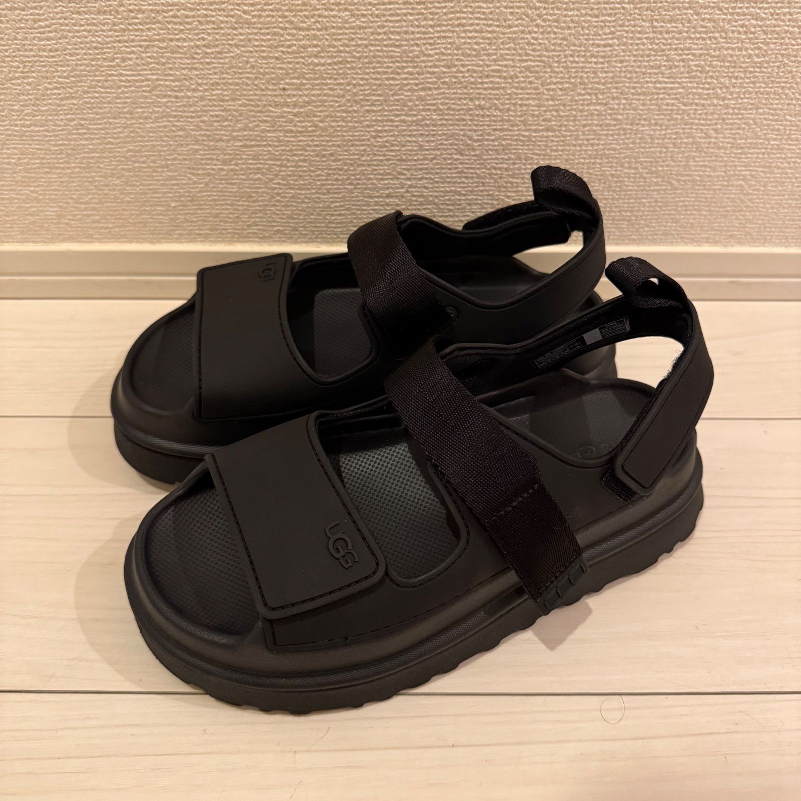 【値下げ可能！】UGG GOLDENGLOW BLACK アグ　ゴールデングロウ　ブラック　BLACK 黒　24cm USW7