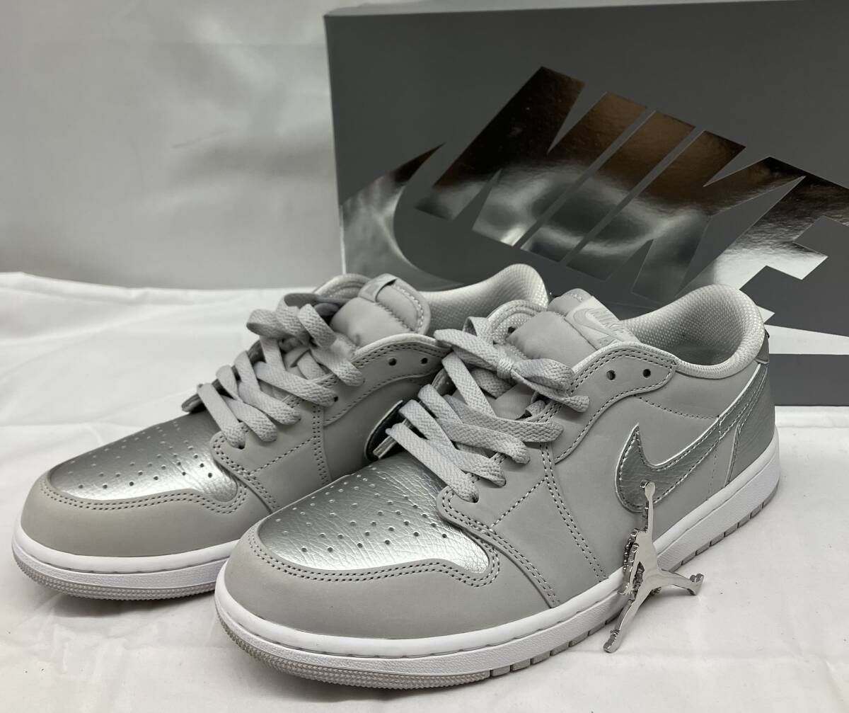 NIKE ナイキ　CZ0790-002 AIR JORDAN 1 RETRO LOW OG ローカット スニーカー メタリックシルバー ニュートラルグレー サイズ28.5cm 箱付き