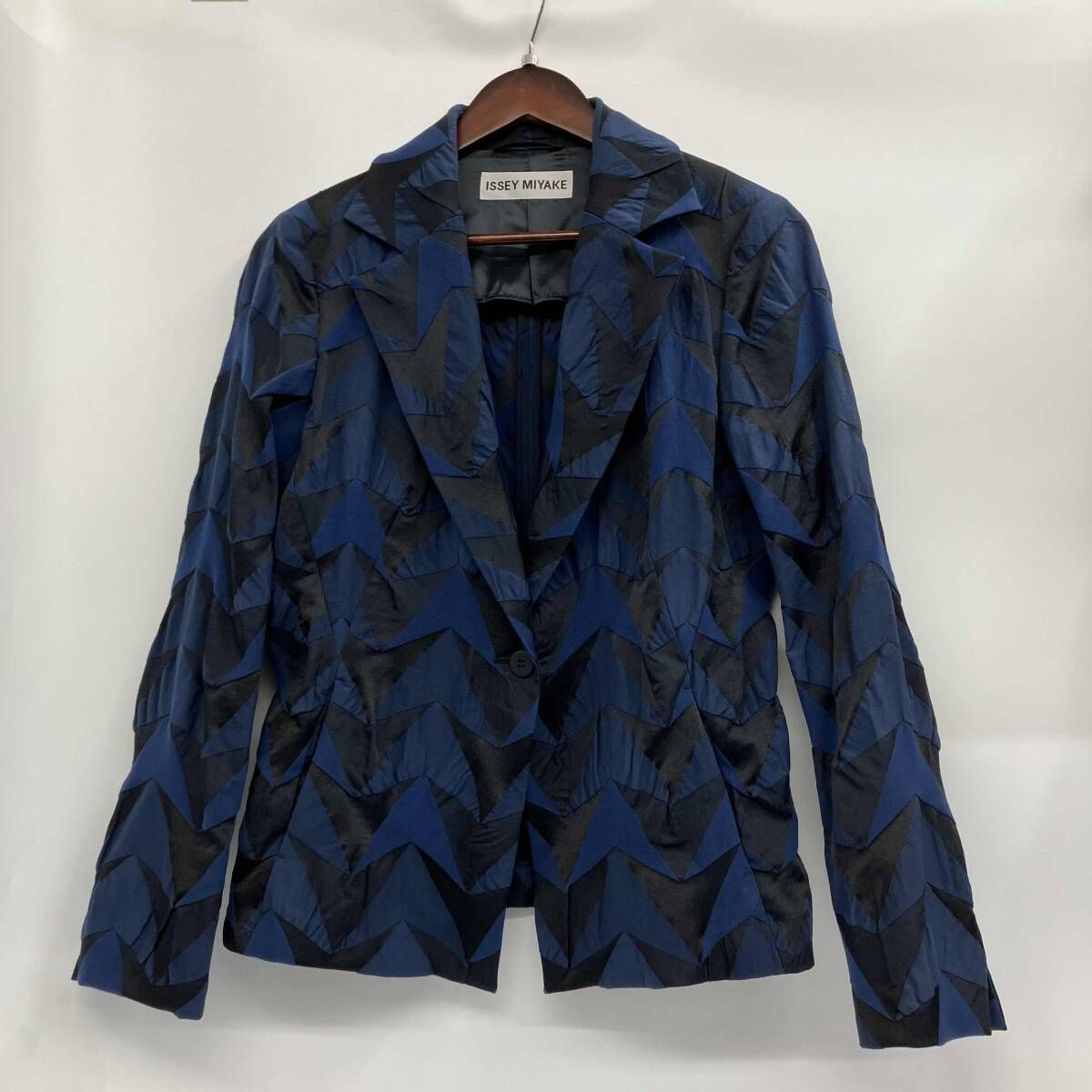ISSEY MIYAKEイッセイミヤケ/テーラードジャケット/1M33FD004／ジャガード／ブルー／サイズ L／春秋 14,685円