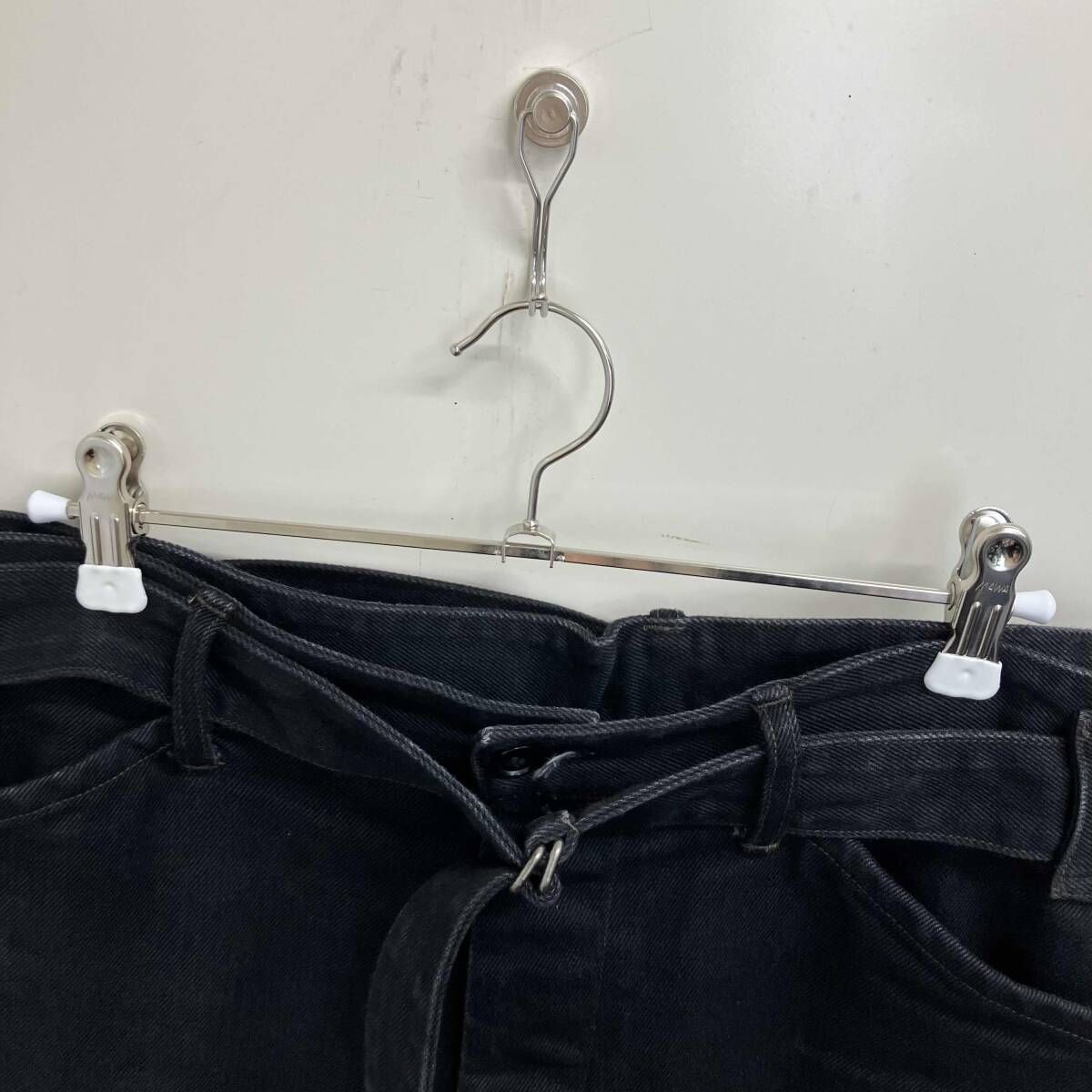 26ss COMOLI long pants ブラックデニムベルテッドパンツ D01-03001 