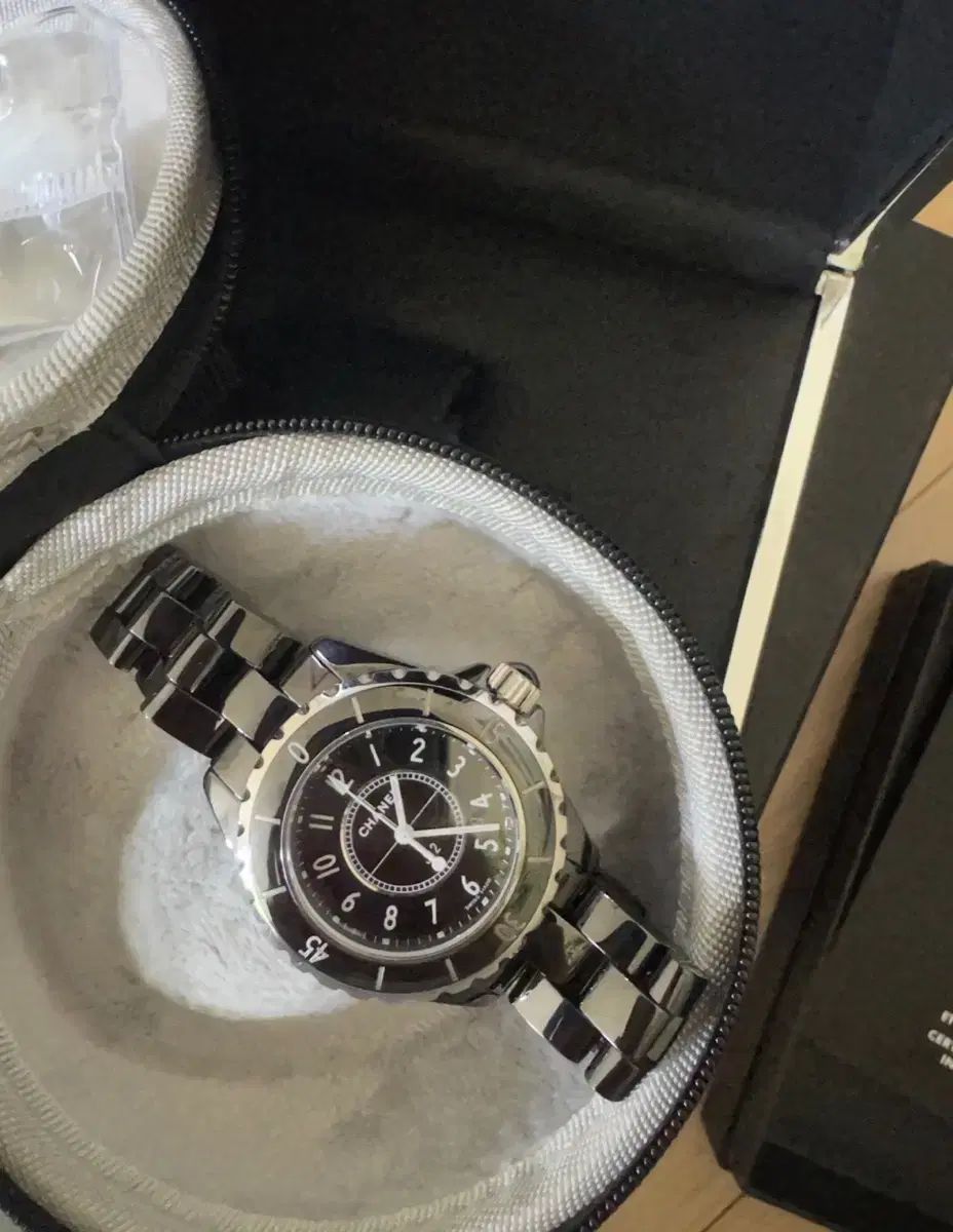シャネル J12 ウォッチ ブラック 33mm モデル