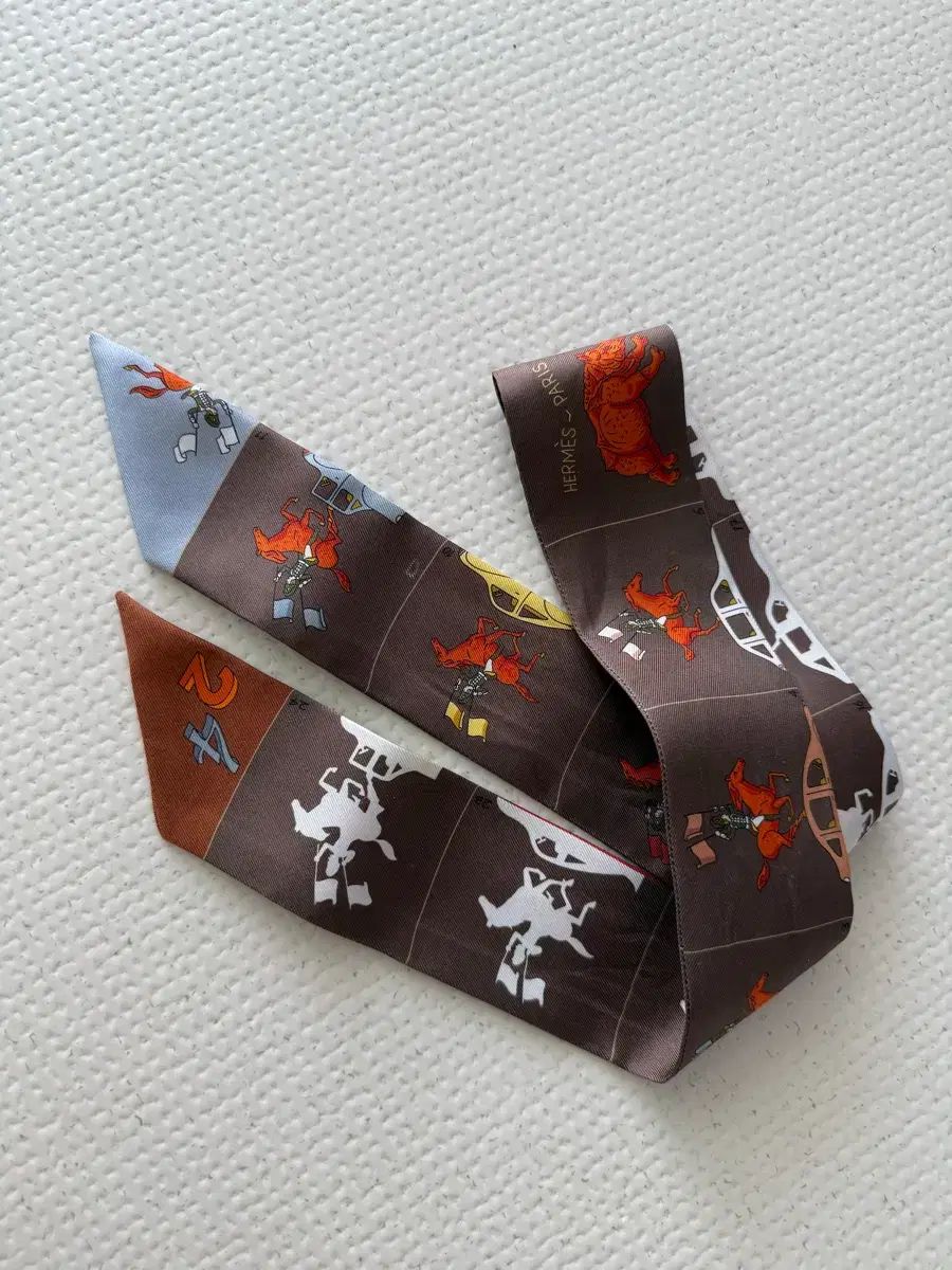 エルメス パラード ツイリー スカーフ