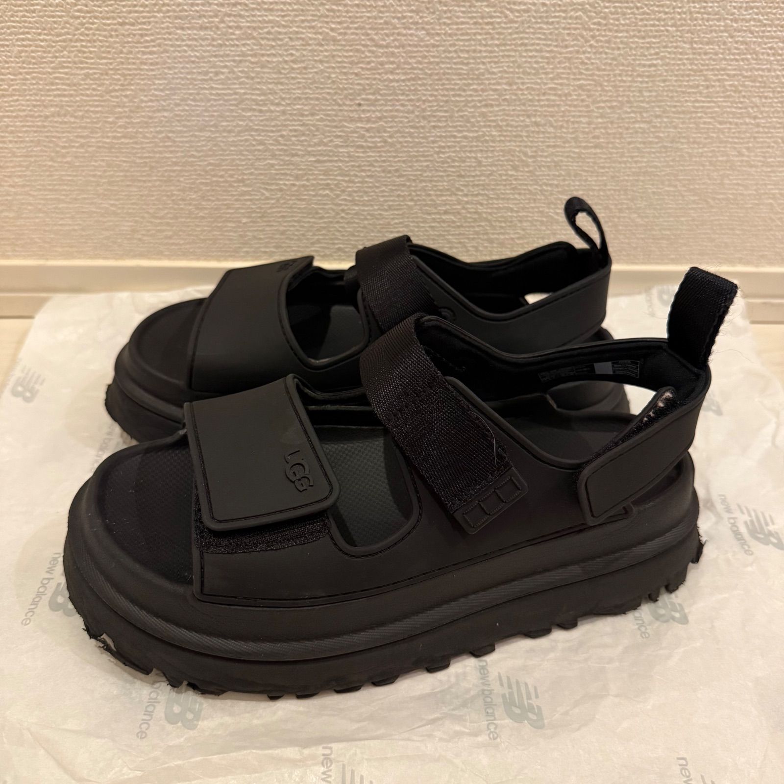 【値下げ可能】UGG GOLDENGLOW BLACK アグ ゴールデングロウ ブラック BLACK 黒 24cm USW7
