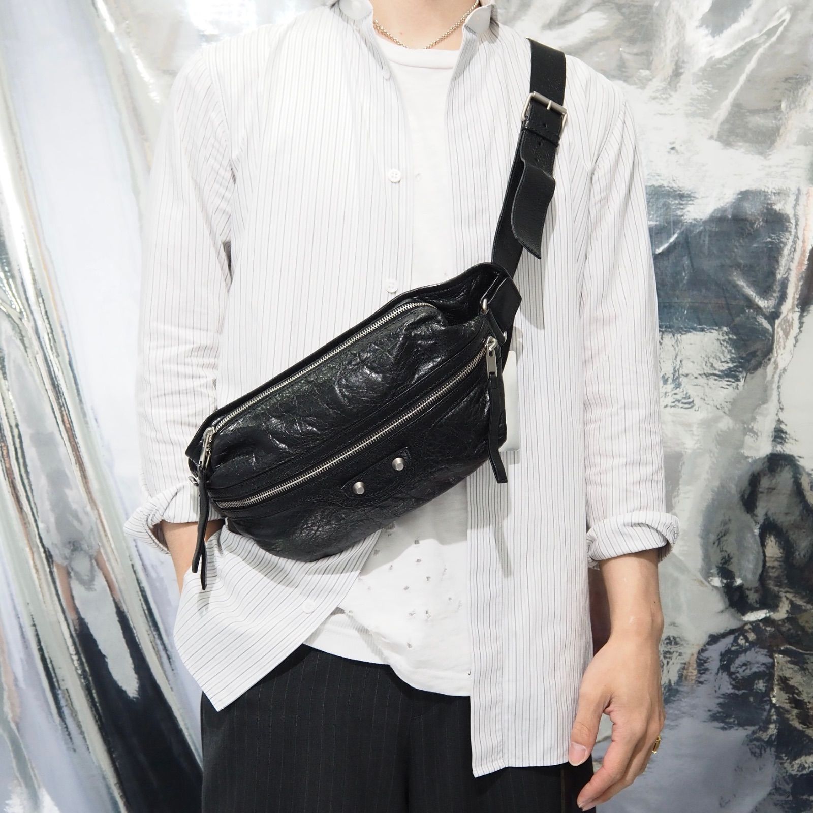 BALENCIAGA クラシックネオリフト ボディバッグ ブラック レザー