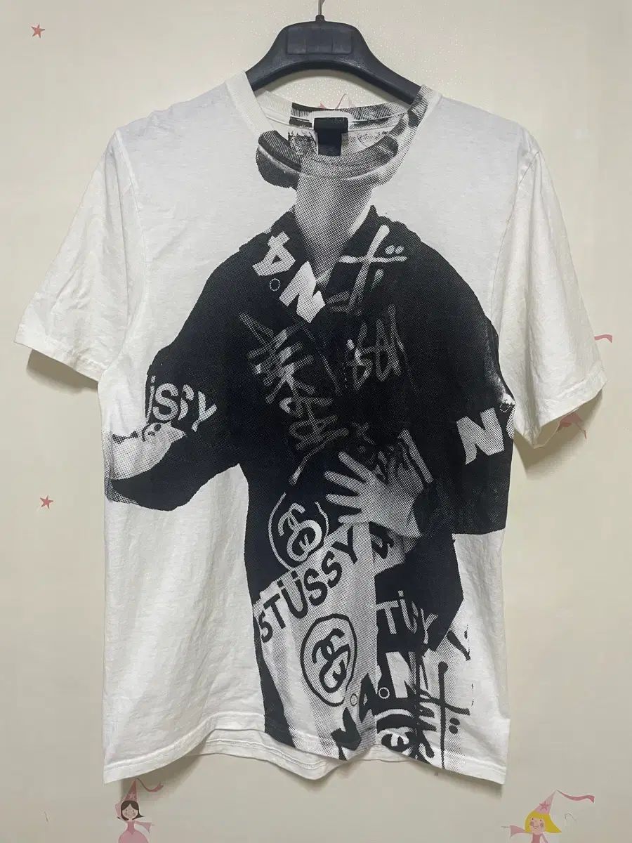 ステューシー パリ Tシャツ