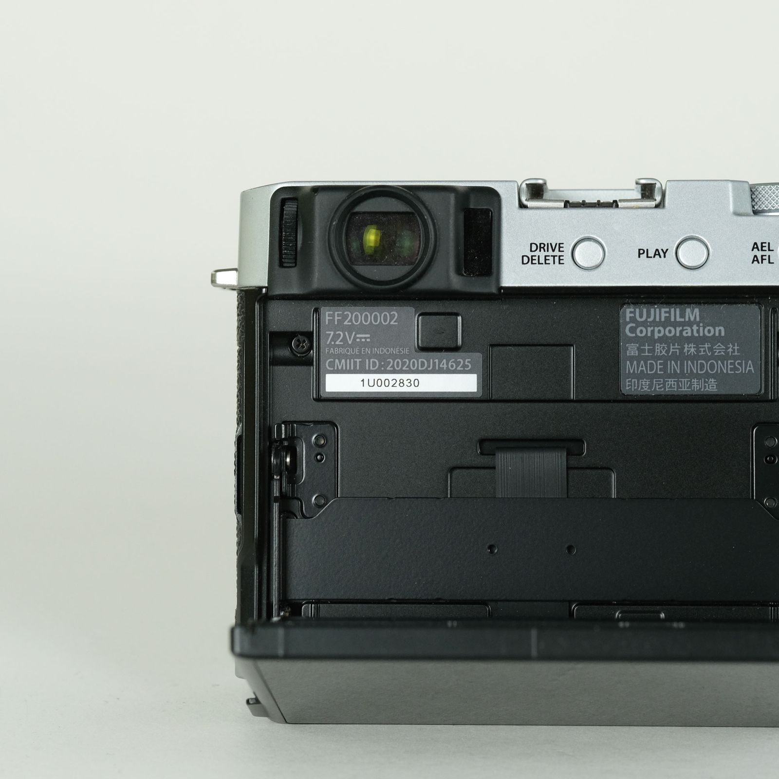 並品 | シャッター数8,239回｜トイレンズ付] FUJIFILM X-E4 [ボディ