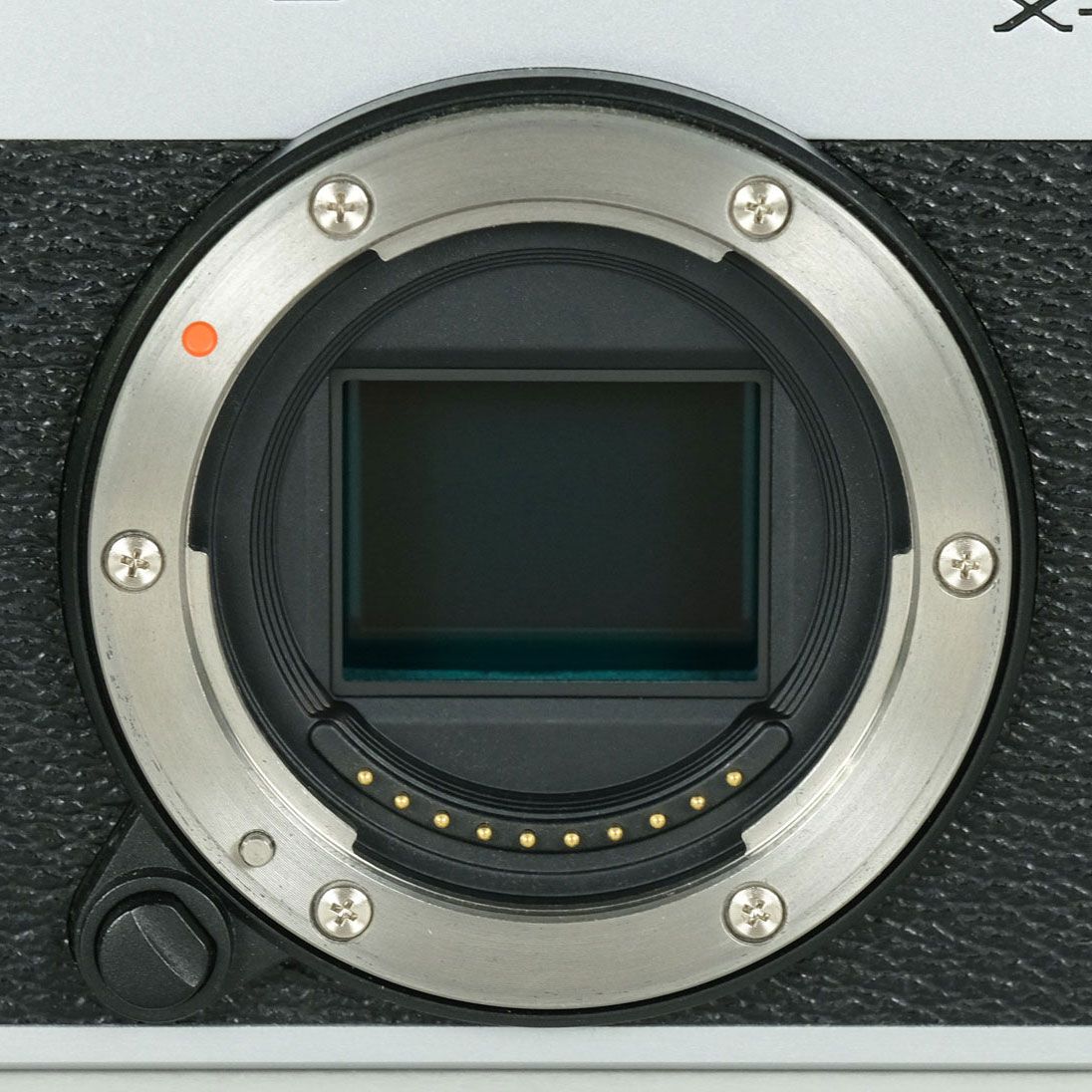 並品 | シャッター数8,239回｜トイレンズ付] FUJIFILM X-E4 [ボディ