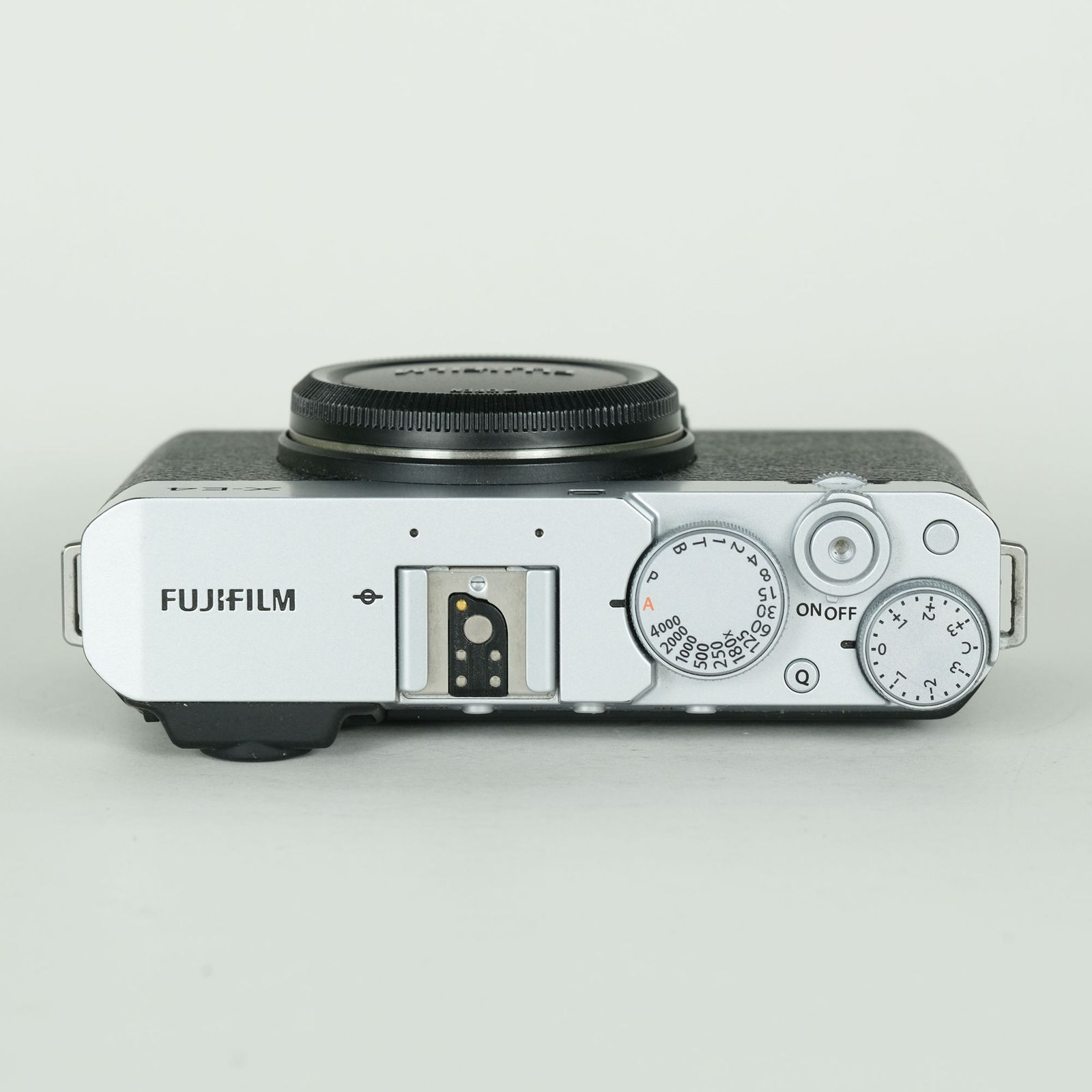 並品 | シャッター数8,239回｜トイレンズ付] FUJIFILM X-E4 [ボディ