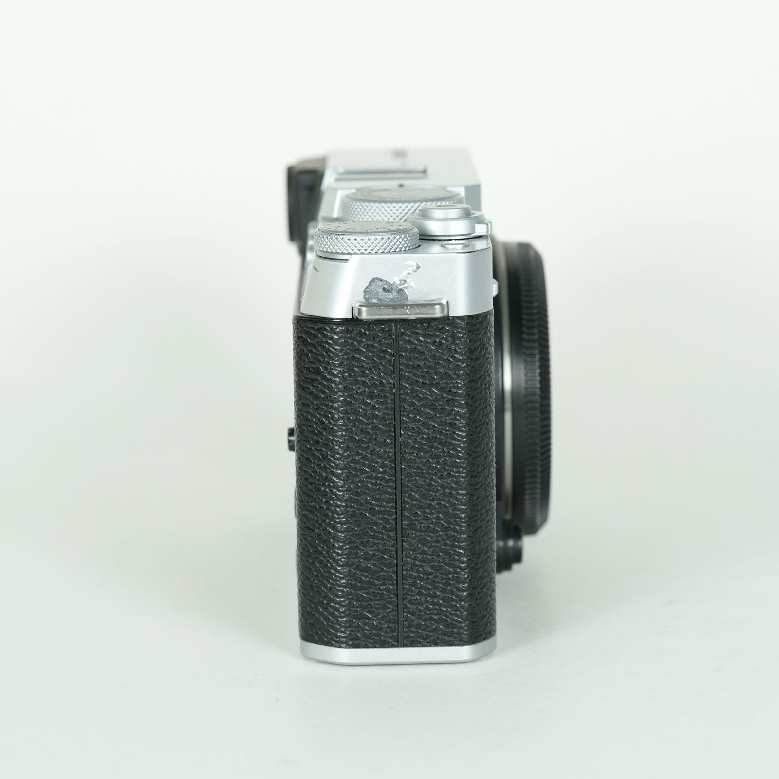 並品 | シャッター数8,239回｜トイレンズ付] FUJIFILM X-E4 [ボディ