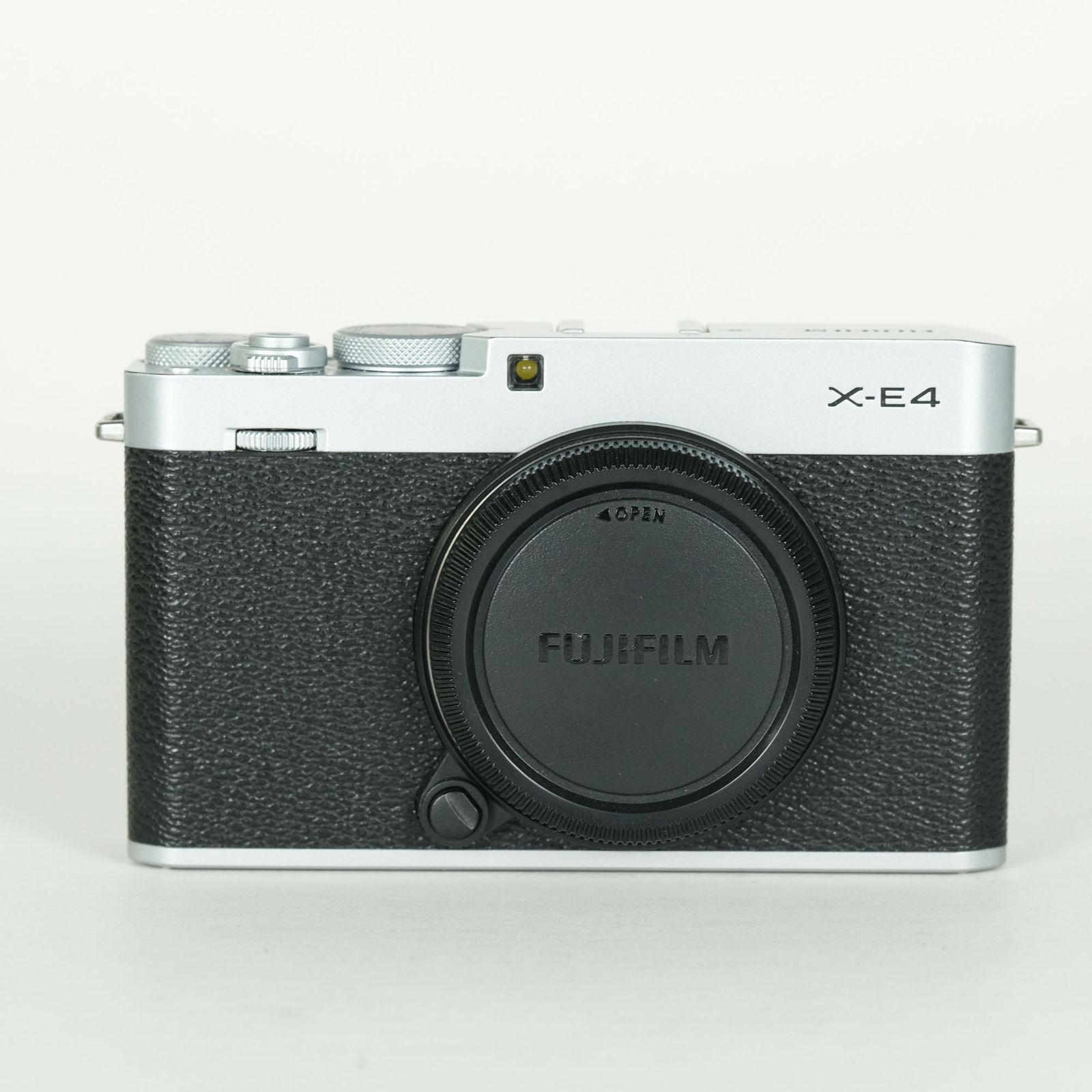 並品 | シャッター数8,239回｜トイレンズ付] FUJIFILM X-E4 [ボディ