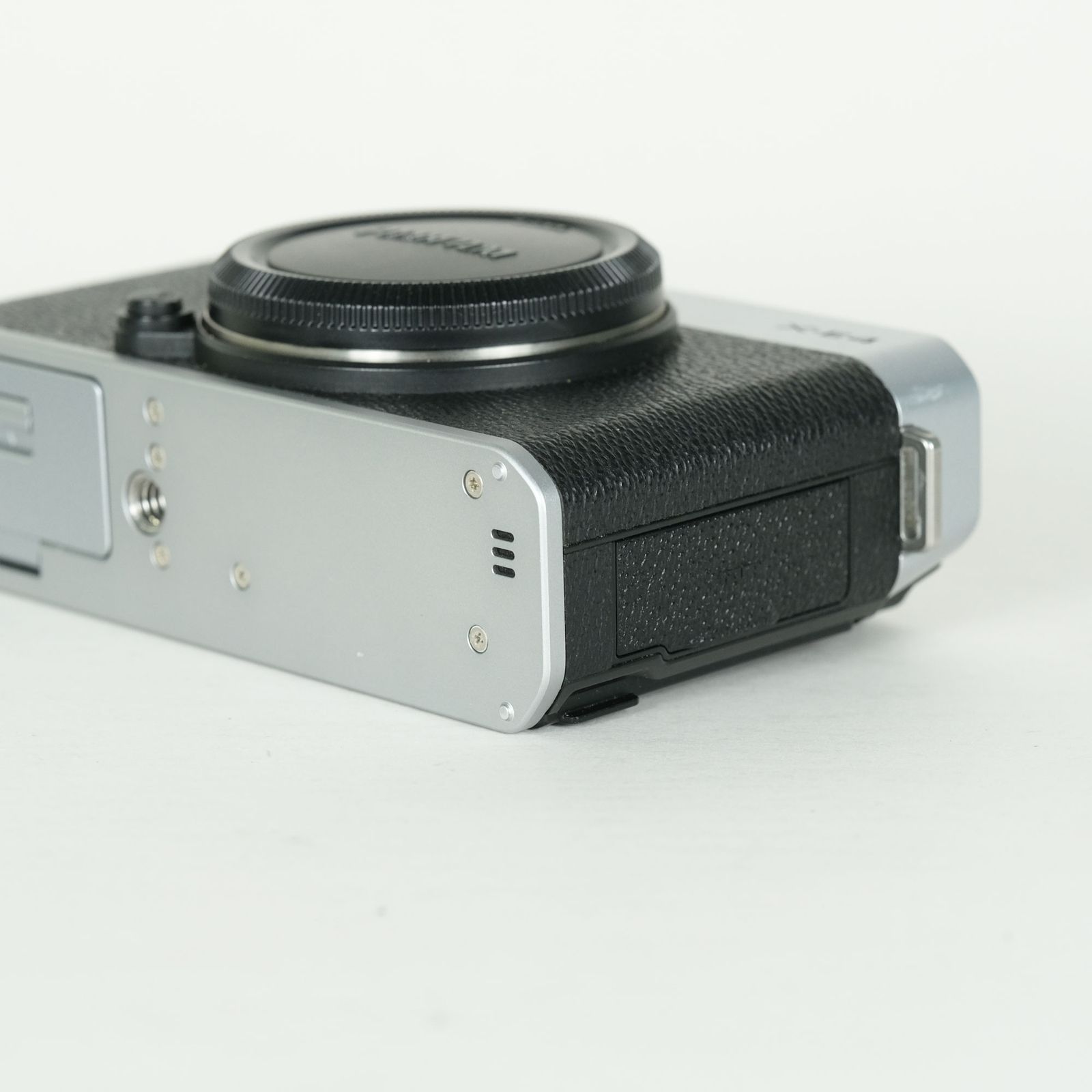 並品 | シャッター数8,239回｜トイレンズ付] FUJIFILM X-E4 [ボディ