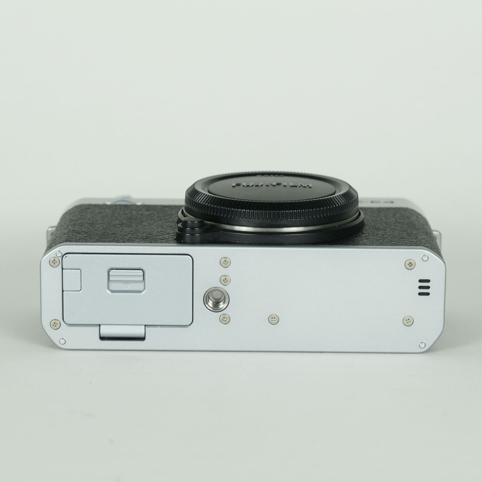 並品 | シャッター数8,239回｜トイレンズ付] FUJIFILM X-E4 [ボディ