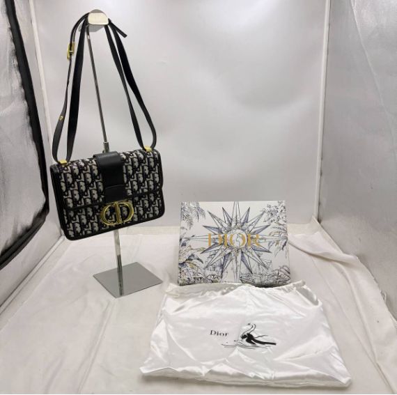 【送料無料】Christian Dior　30 Montaigne オブリークショルダーバッグ　M9203UTZQ_M928 CD金具 保存袋付き ディオール 100,000円