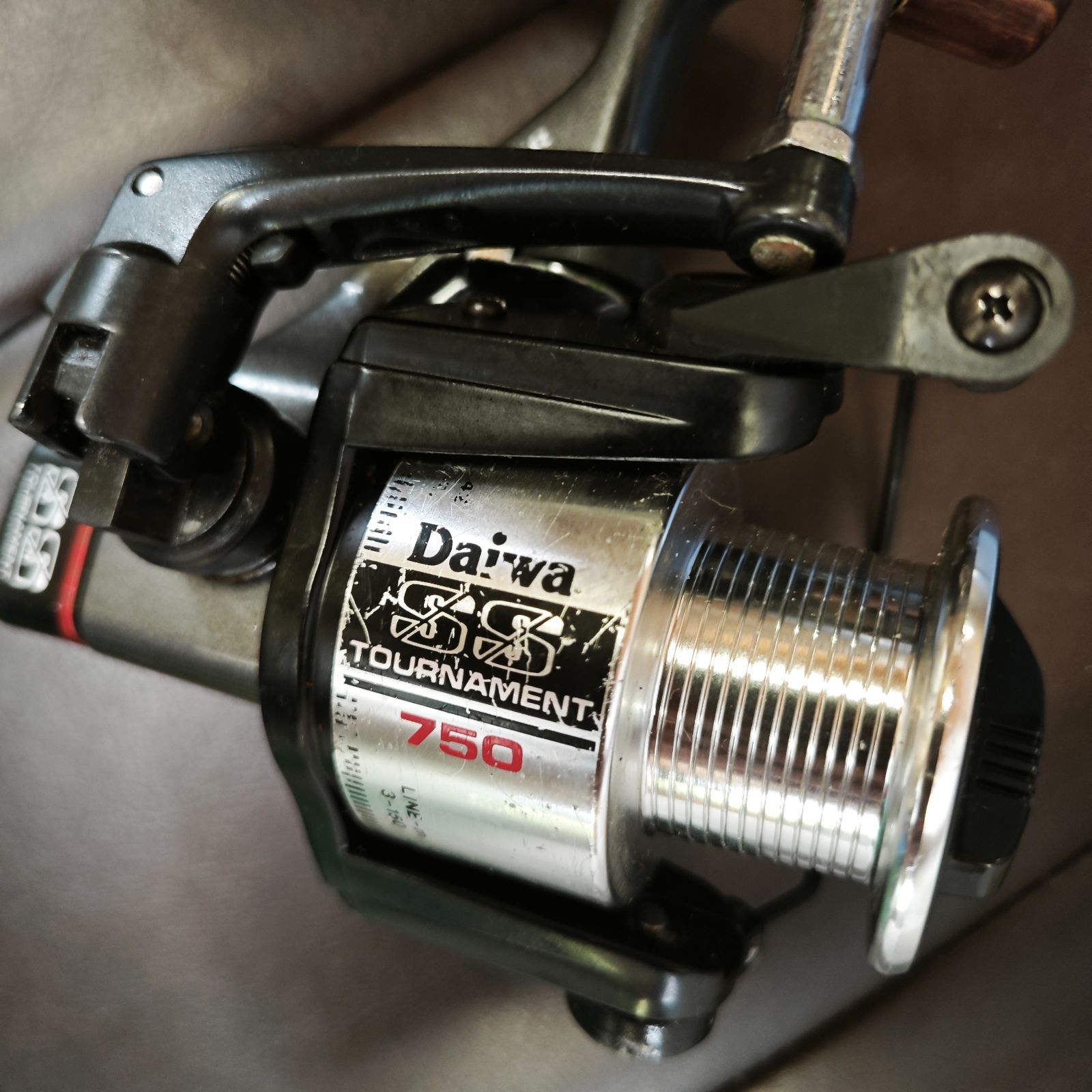 ダイワ ウイスカー トーナメント SS-750 スピニングリール オールド