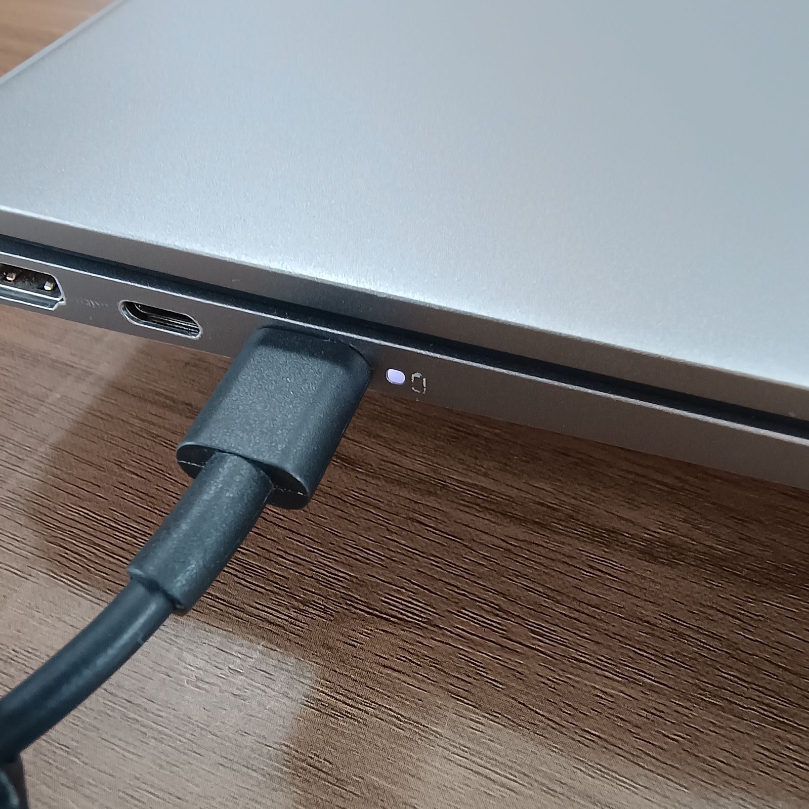 ジャンク] DELL Vostro 5320 / 第12世代 i5 / RAM16GB / SSD256GB