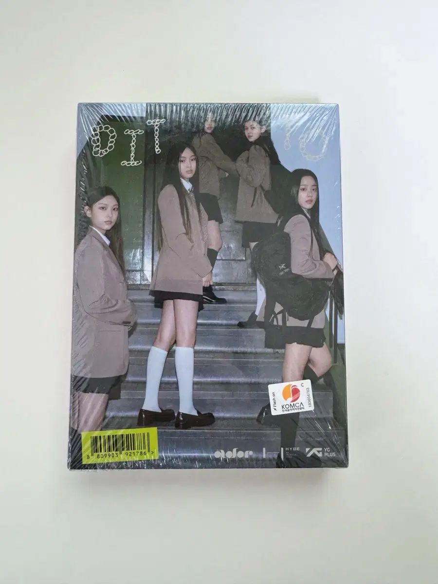 NewJeans（ニュージーンズ・ニュジ） 団体 集合 DITTO 未開封 アルバム OMG ミンジ(MINJI) ハニ(HANNI) ダニエル(DANIELLE) ヘリン(HYEIN) トレカ