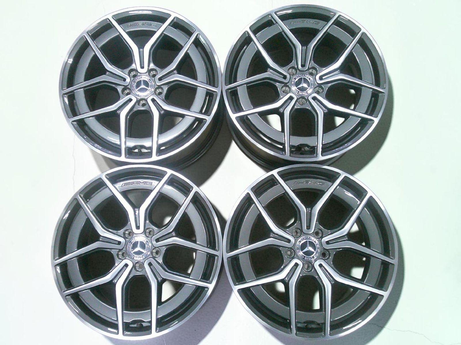 極美品 メルセデスベンツ AMG W213 Eクラス 後期 純正 19インチ 8J +43
