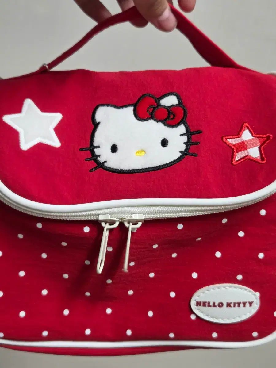 sanrio house ハローキティ キャリーオンバッグ サンリオハウス 新品 新品 サンリオハウス ハローキティ キルティングトート キャリーオントートバッグ