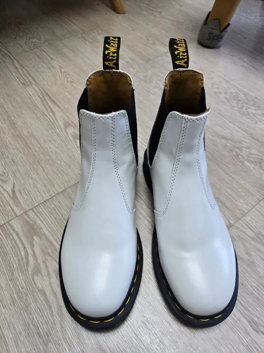 DR. MARTENS ドクターマーチン 白 チェルシーブーツ