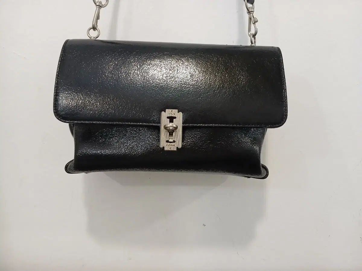 vunque バゲットバッグ スモール クロスバック