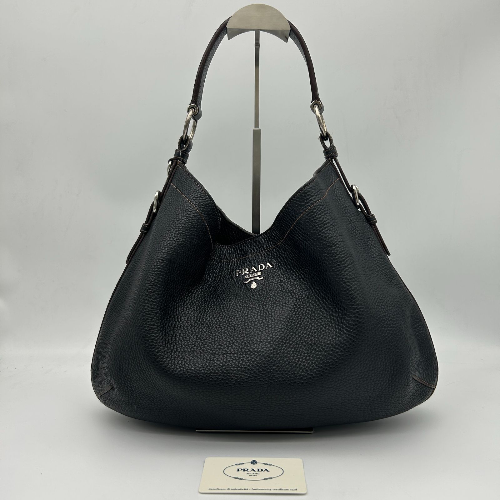 PRADA （プラダ） レザー ショルダーバッグ ブラック 【中古】