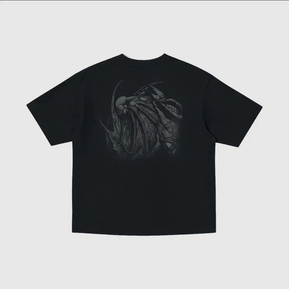 XL 新品) ユニクロ UT x ベルセルク 半袖Tシャツ A ベヘリット