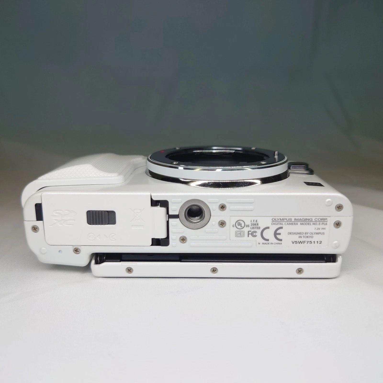外観美品】OLYMPUS PEN LITE E-PL6 ボディ ホワイト オリンパス ミラー