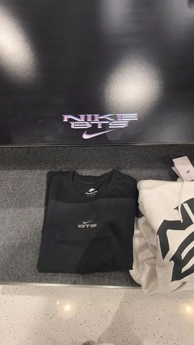 NIKE X BTS コラボ 半袖Tシャツ ブラック mサイズ 出品