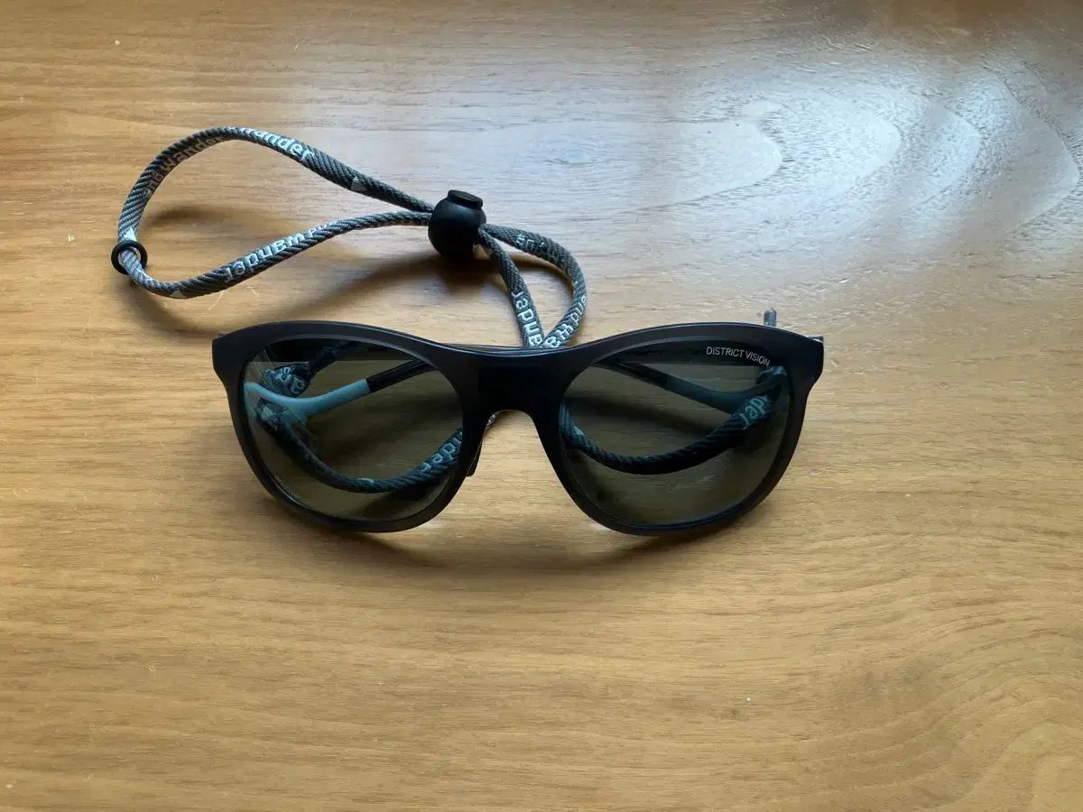 ディストリクト ビジョン / アンドワンダー コラボ