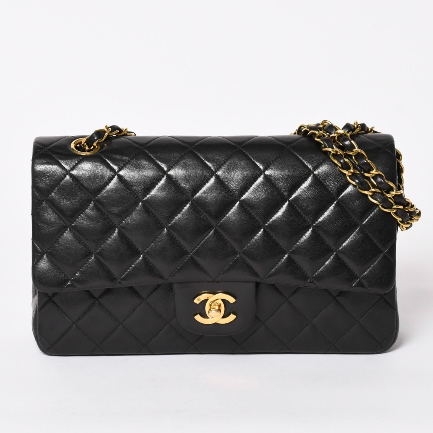 極美品 CHANEL シャネル マトラッセ25 Wフラップ Wチェーンショルダーバッグ A01112 2番台 ラムスキン ココマーク ブラック 中古 4a003285