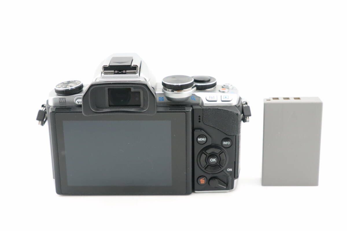 ☆良品☆ショット数5回☆オリンパス OLYMPUS OM-D E-M10 ボディ