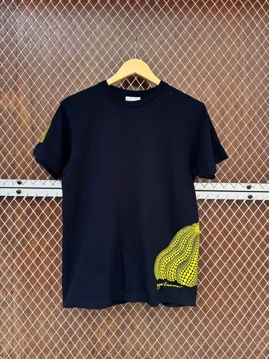 MOMA JAPAN 草間彌生 パンプキン カボチャ デザインテープ ネイビー 半袖 Tシャツ S