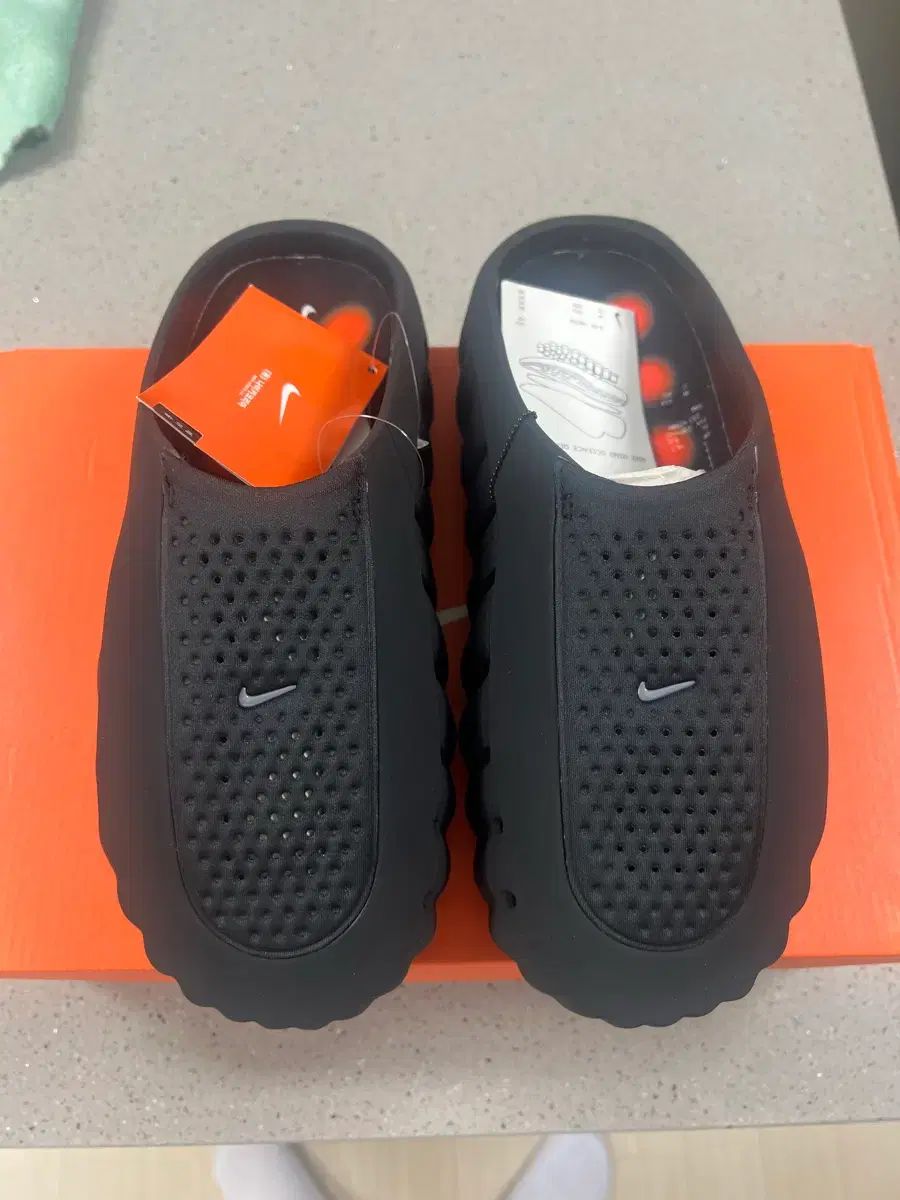 280 NIKE マイン BLACK CHROME スリッパ HQ4307-001