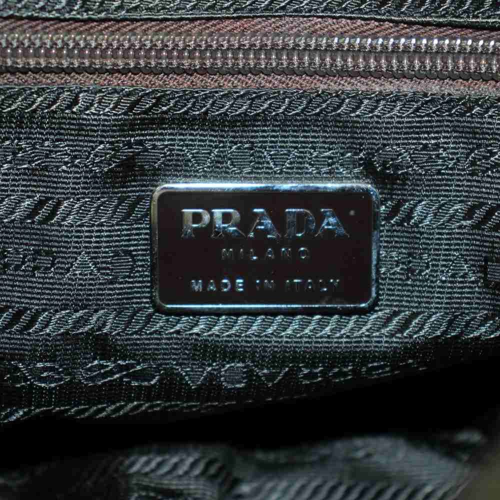 プラダ PRADA トライアングルロゴ 三角プレート リュックサック デイ