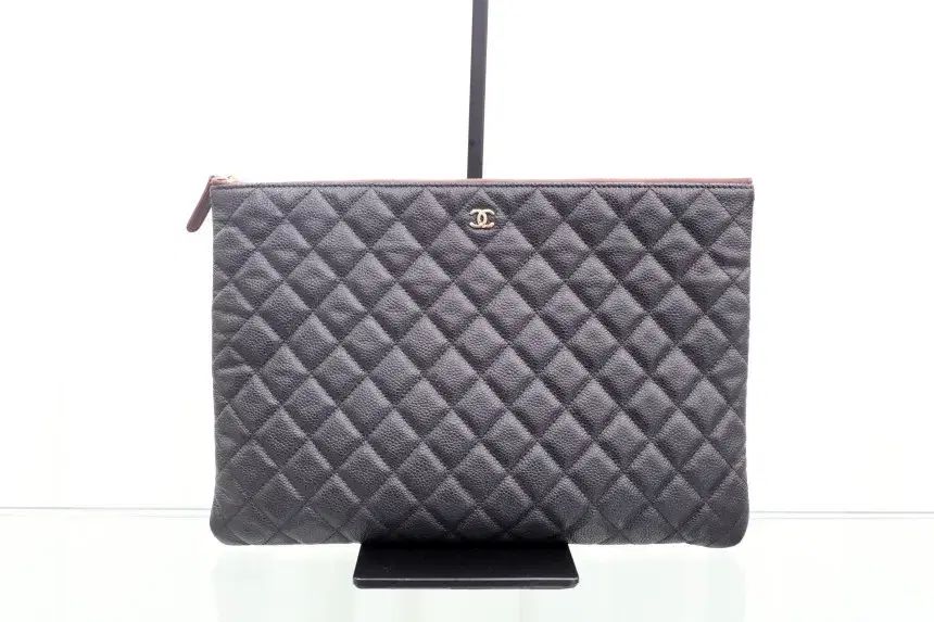 CHANEL Classic キャビア クラッチバッグ ブラック ゴールド 68,527円