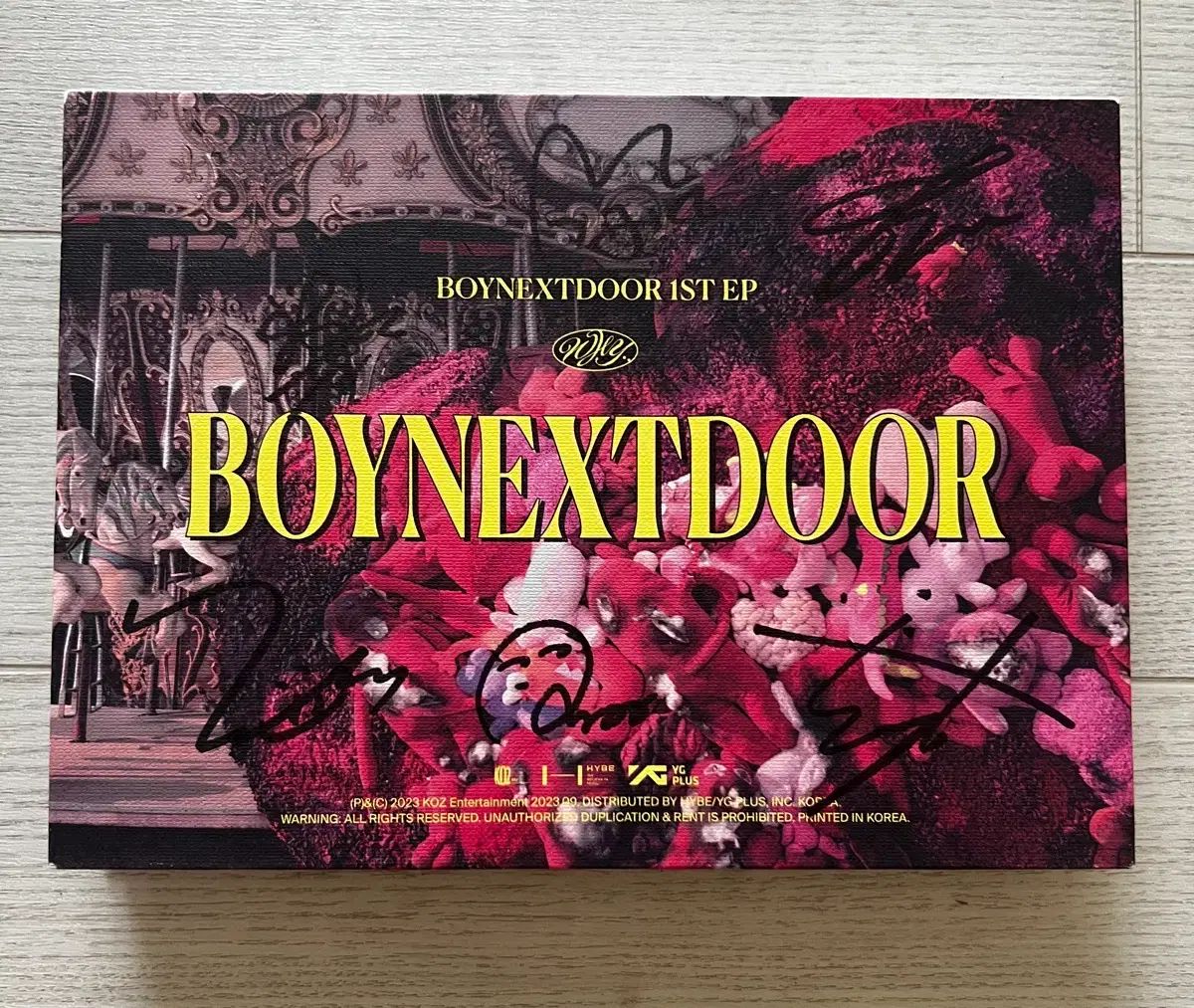 サイン入り MESSI メッシ BOYNEXTDOOR(ボイネク) アルバム サイン本