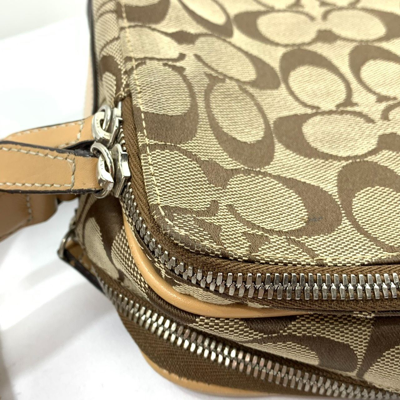 送料無料!!】 COACH コーチ シグネチャー クロスボディ ショルダー